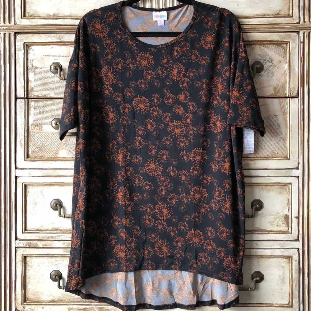 ♦️2/$30 LuLaRoe Irma Tunic Top
